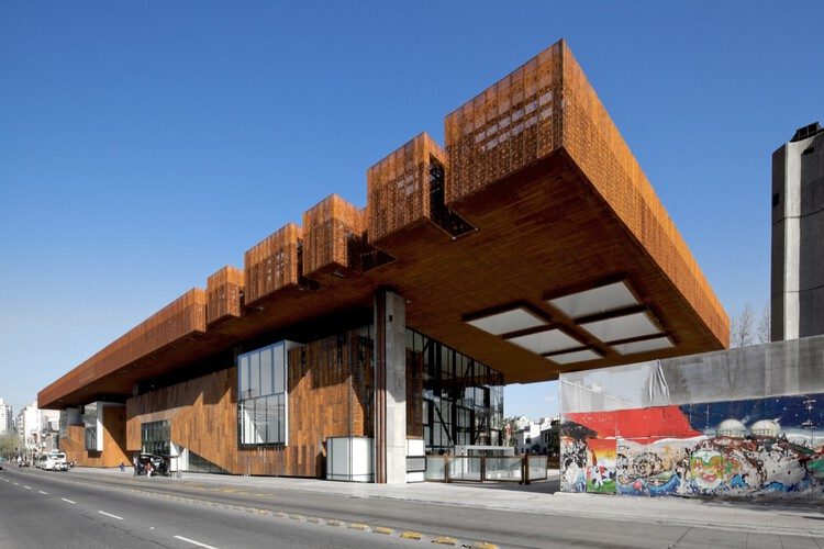 记录时光的材质：10个运用耐候钢（Corten Steel）的当代项目 - 14 的图像 30