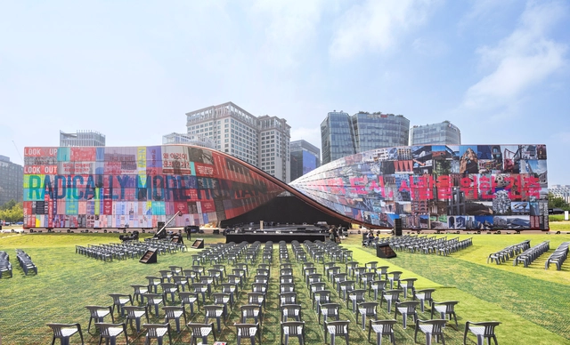 第五届首尔建筑与城市设计双年展开幕，托马斯·赫斯维克（Thomas Heatherwick）担任总策展人