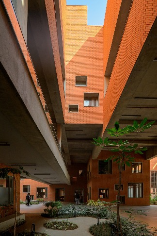 463个阶梯平台,铺满印度Prestige大学新建筑屋面(图20) 463个阶梯平台,铺满印度Prestige大学新建筑屋面(图20)