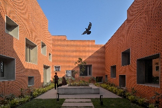 463个阶梯平台，铺满印度Prestige大学新建筑屋面(图24)