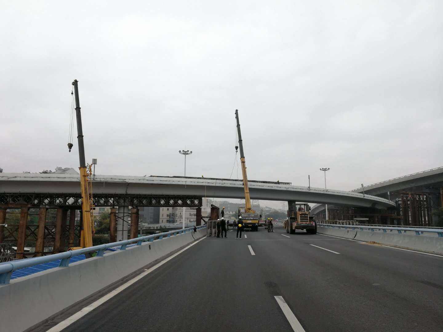 连日奋战开工 确保节后道路畅通2.jpg 连日奋战开工 确保节后道路畅通(图3)